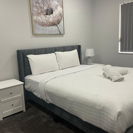 Family Holiday Home Papakura - 175 โอ๊คแลนด์ ภายนอก รูปภาพ